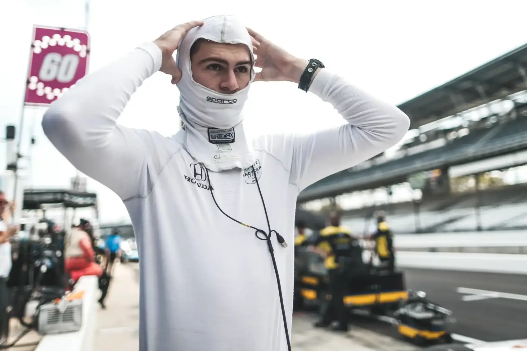 Megjött a példátlan bejelentés, amivel máris veszélybe került az egyik visszatérő F1-es veterán ülése