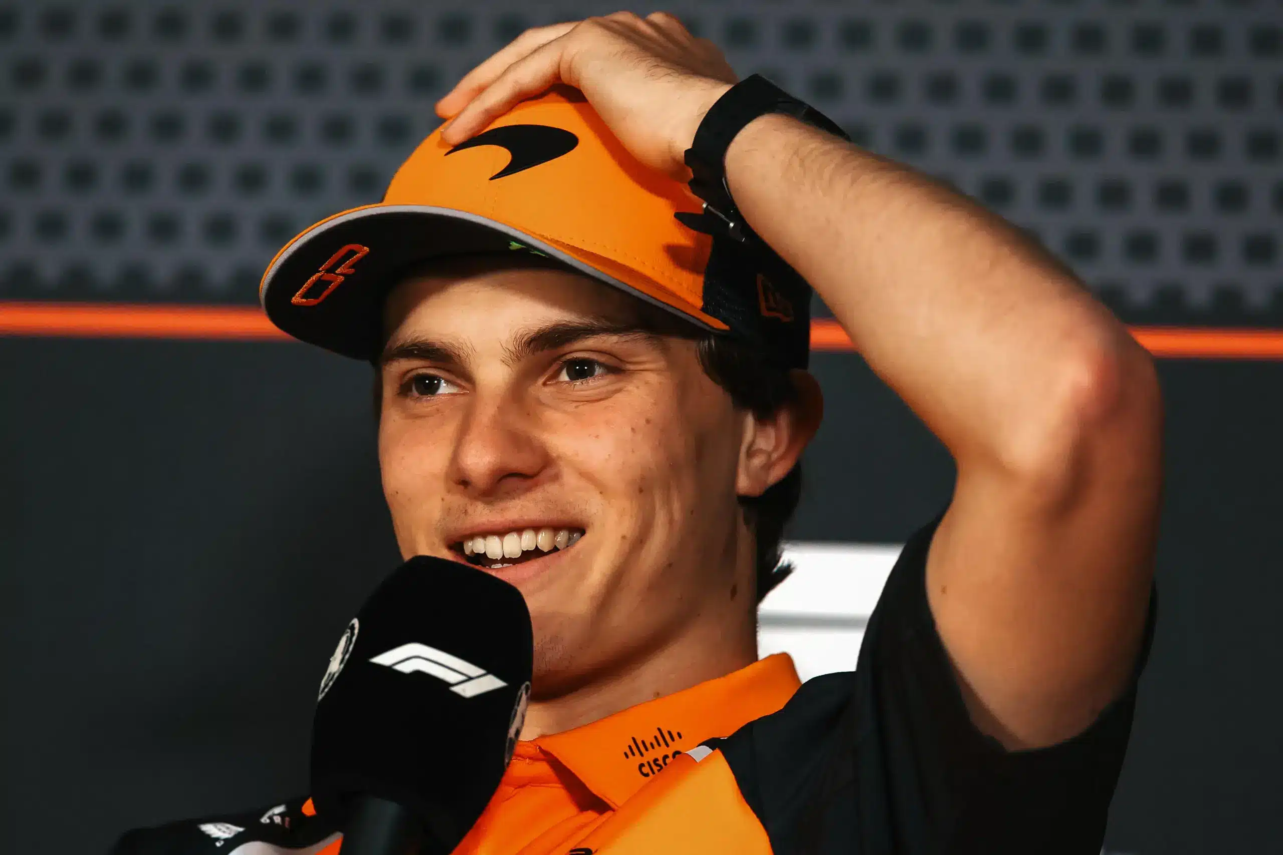 Piastri zseniális öniróniával és poénokkal tűnt fel egy új szerepben