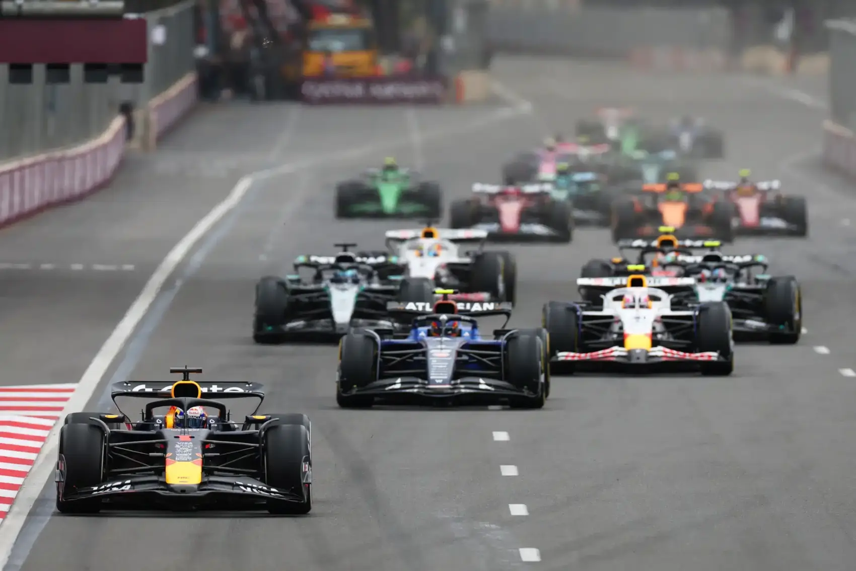 A mezőny több mint harmadából világbajnok lehet a McLaren csapatfőnöke szerint