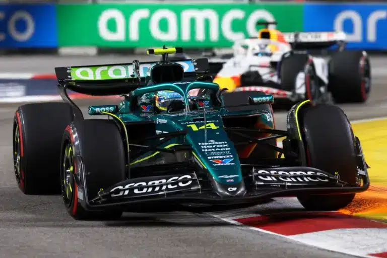 A hétvégén beszólogatós kedvében lévő Alonso is megkapta a magáét a futam után