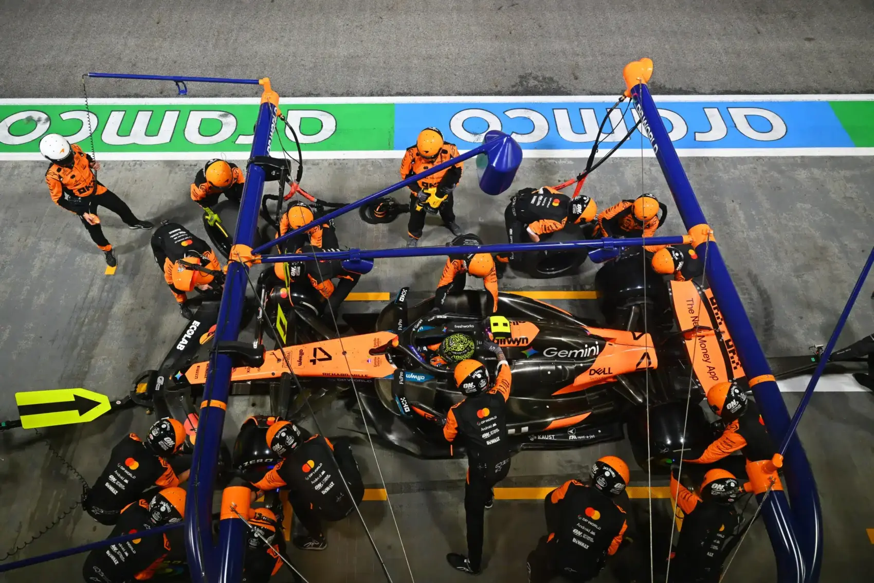 Verstappen szerint naiv ideát hajszol a McLaren