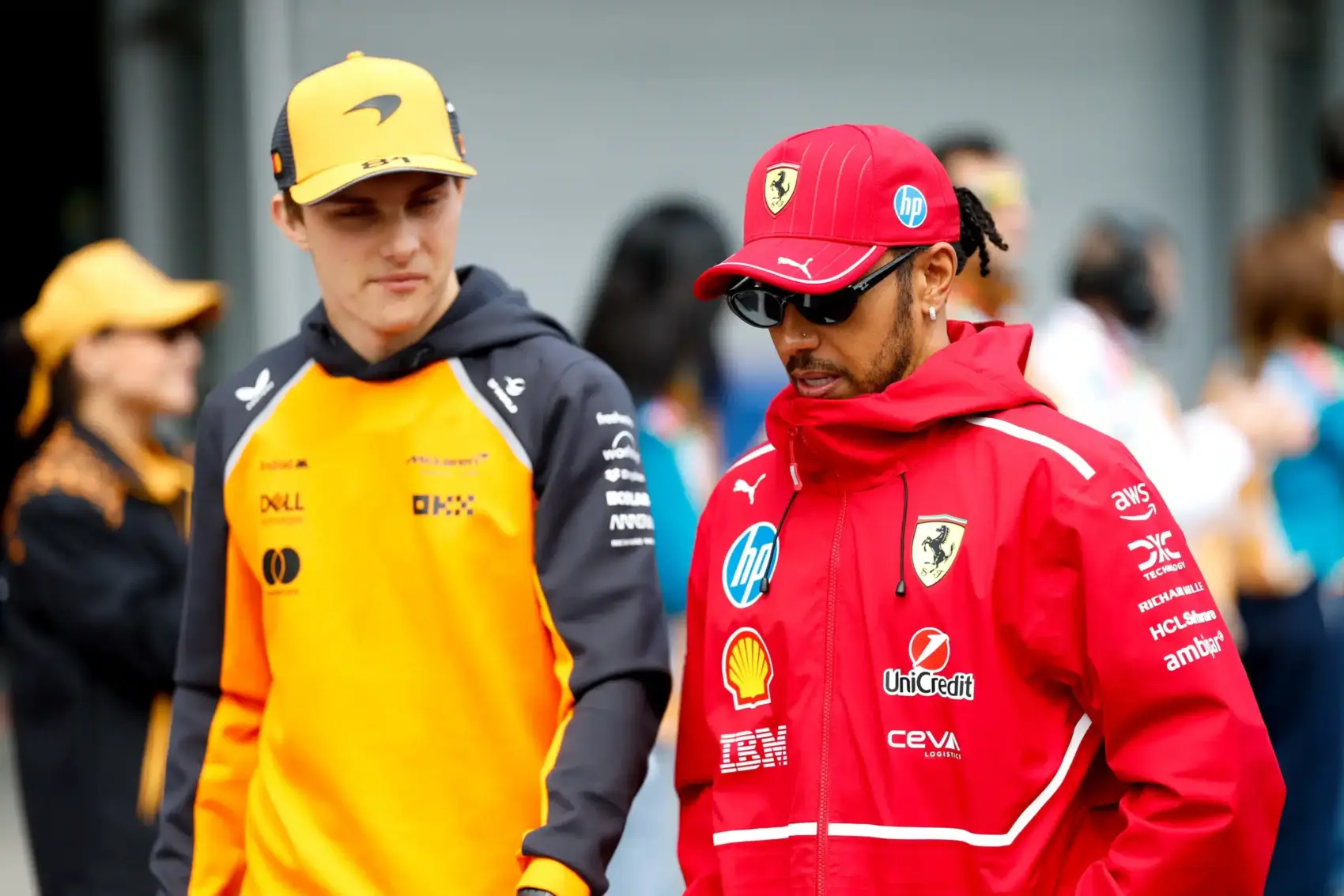 Ezt tanácsolja Lewis Hamilton a Verstappen elleni csatában Piastrinak és Norrisnak