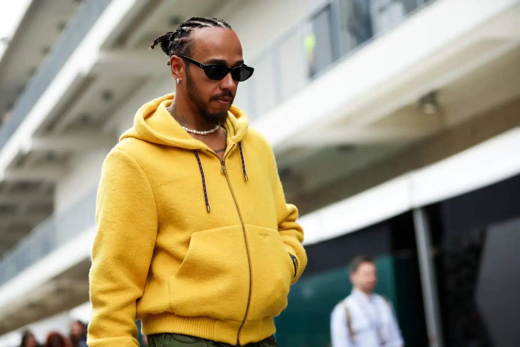 Hamilton szerint zavarók a Ferrari potenciális bombaigazolásával kapcsolatos pletykák