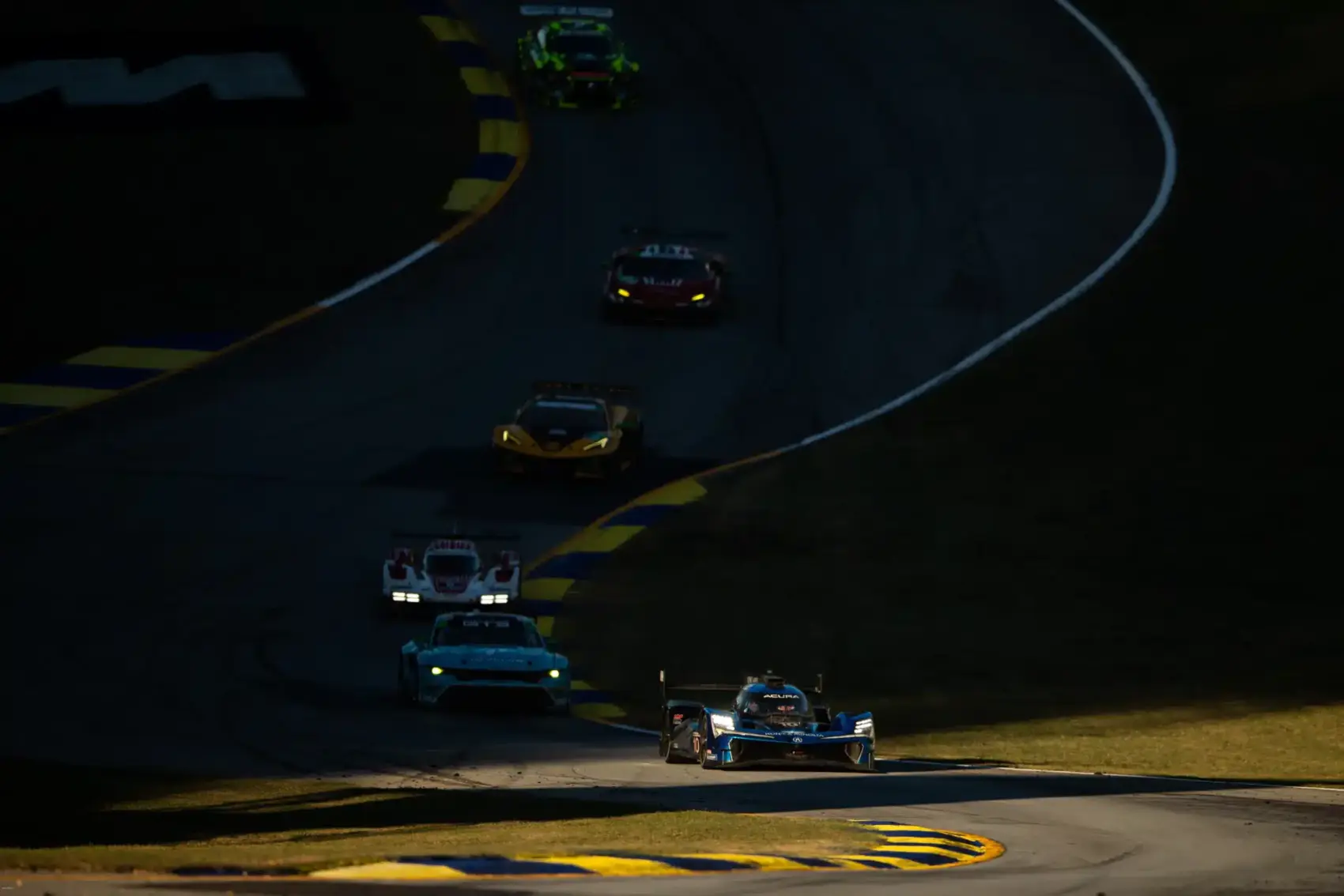 Klasszikus versennyel zárul az IMSA bajnoksága – autósport menetrend