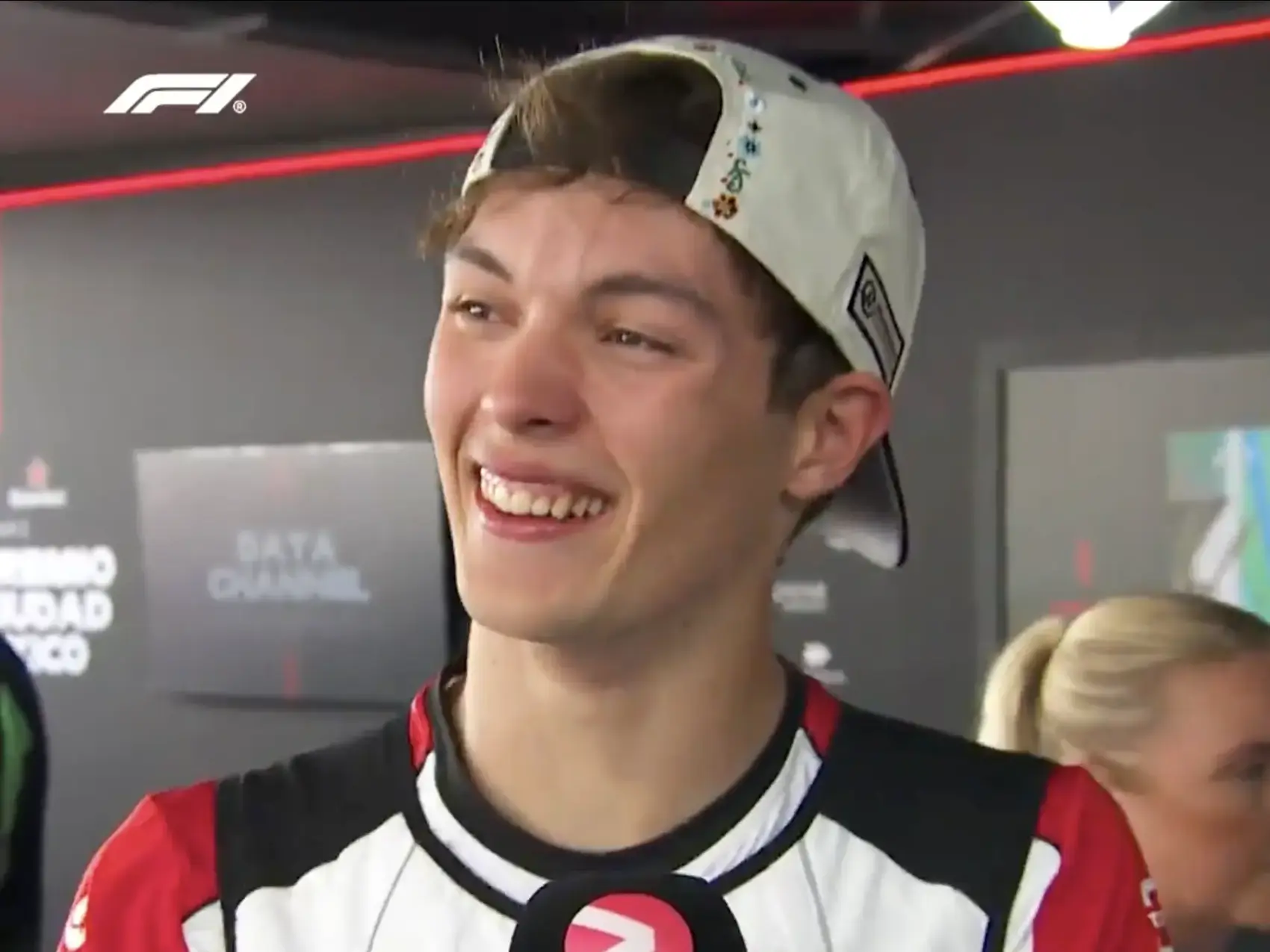 Majdnem beszart, majd barátnője láttán a sírás határára került a mexikói F1-es futam hőse