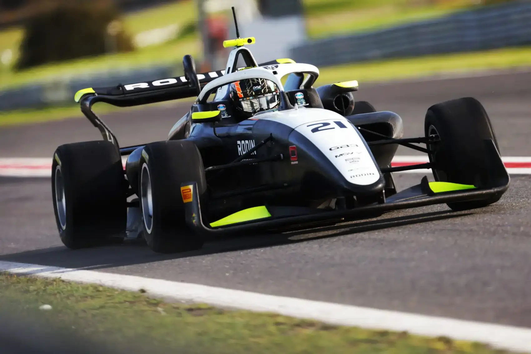 Az idei bajnokcsapattal tesztel Molnár Martin a brit F3-ban