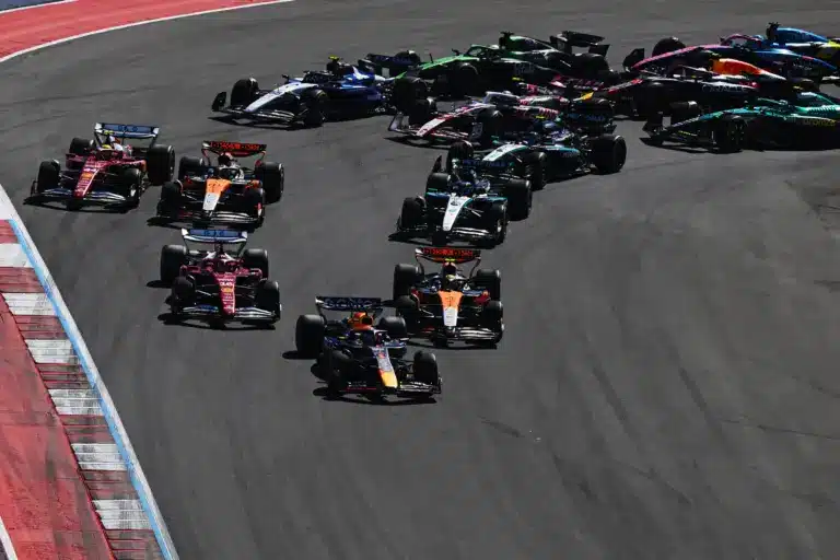 Elég lenne, ha egy kanyarig tartanának a versenyek? Russell lesújtó képet festett az F1-ről