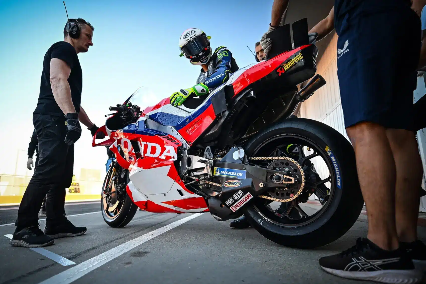 Logikus váltás az LCR-nél, Moreira a Honda saját berkeiből kapott támogatót