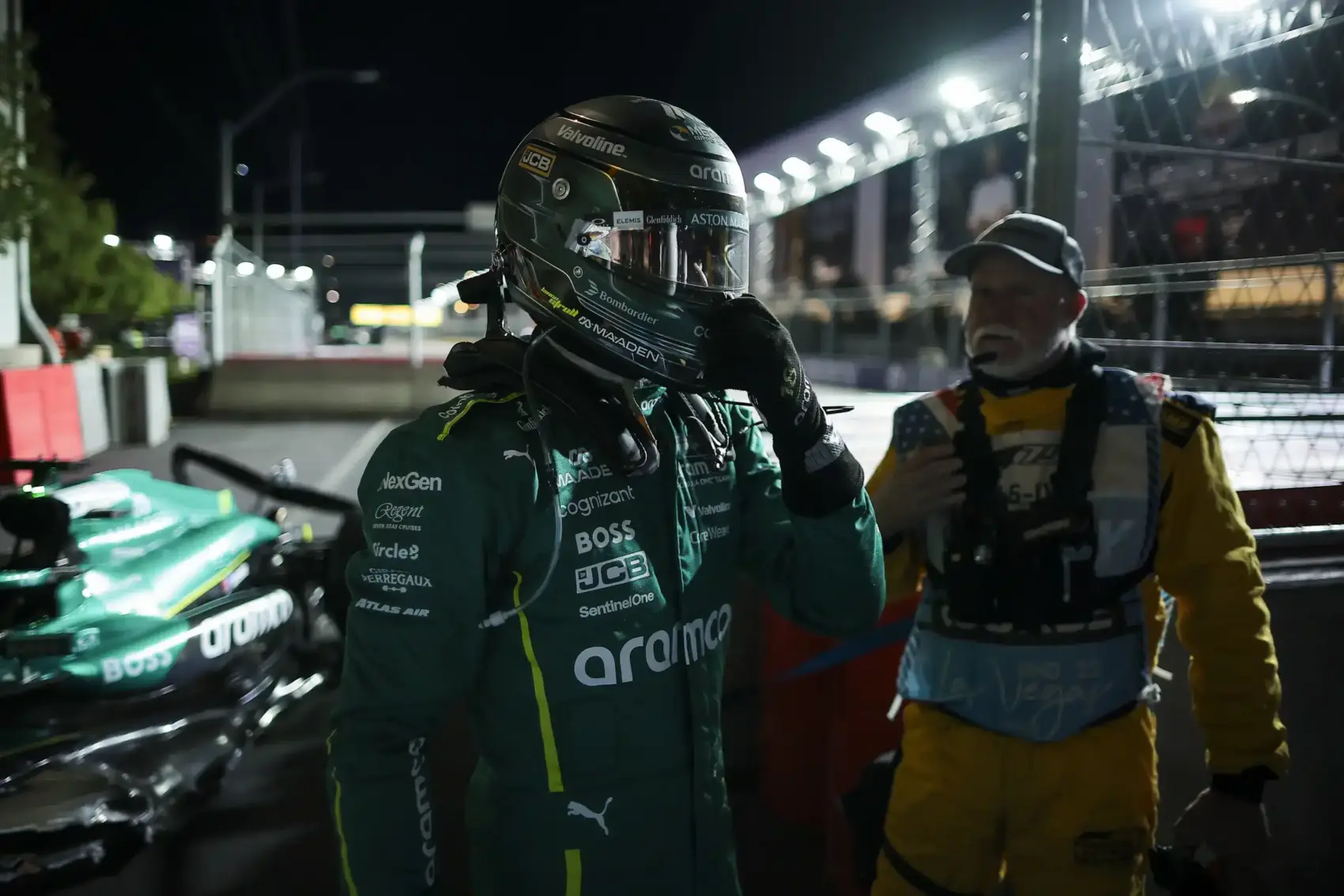 Balesete után katonai kíséretet kapott a meglepően higgadt F1-es pilóta