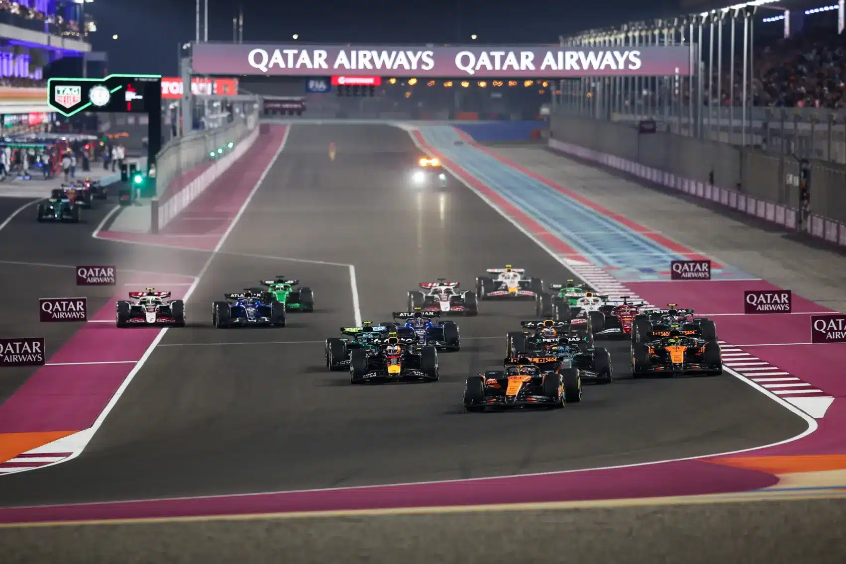 Alonso ütközést vár – Verstappen mindent vagy semmit alapon nekiront a McLareneknek?