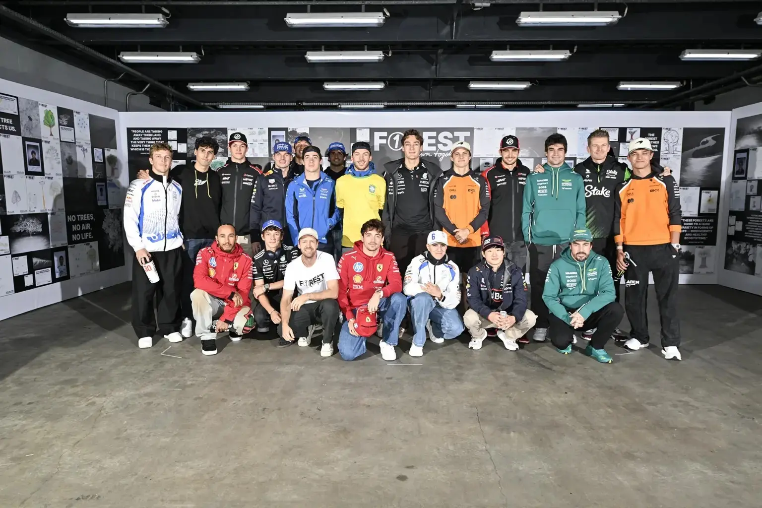 Senki nem úszta meg, hogy feladatot kapjon az újra F1-es versenyre látogató Vetteltől