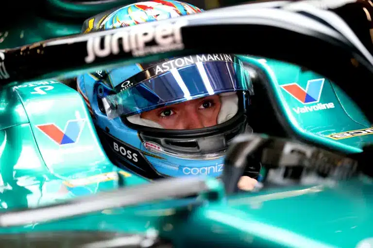 Új pilóta ül az F1 egyik legjobb kispadjára, de vajon őt is semmibe veszik?