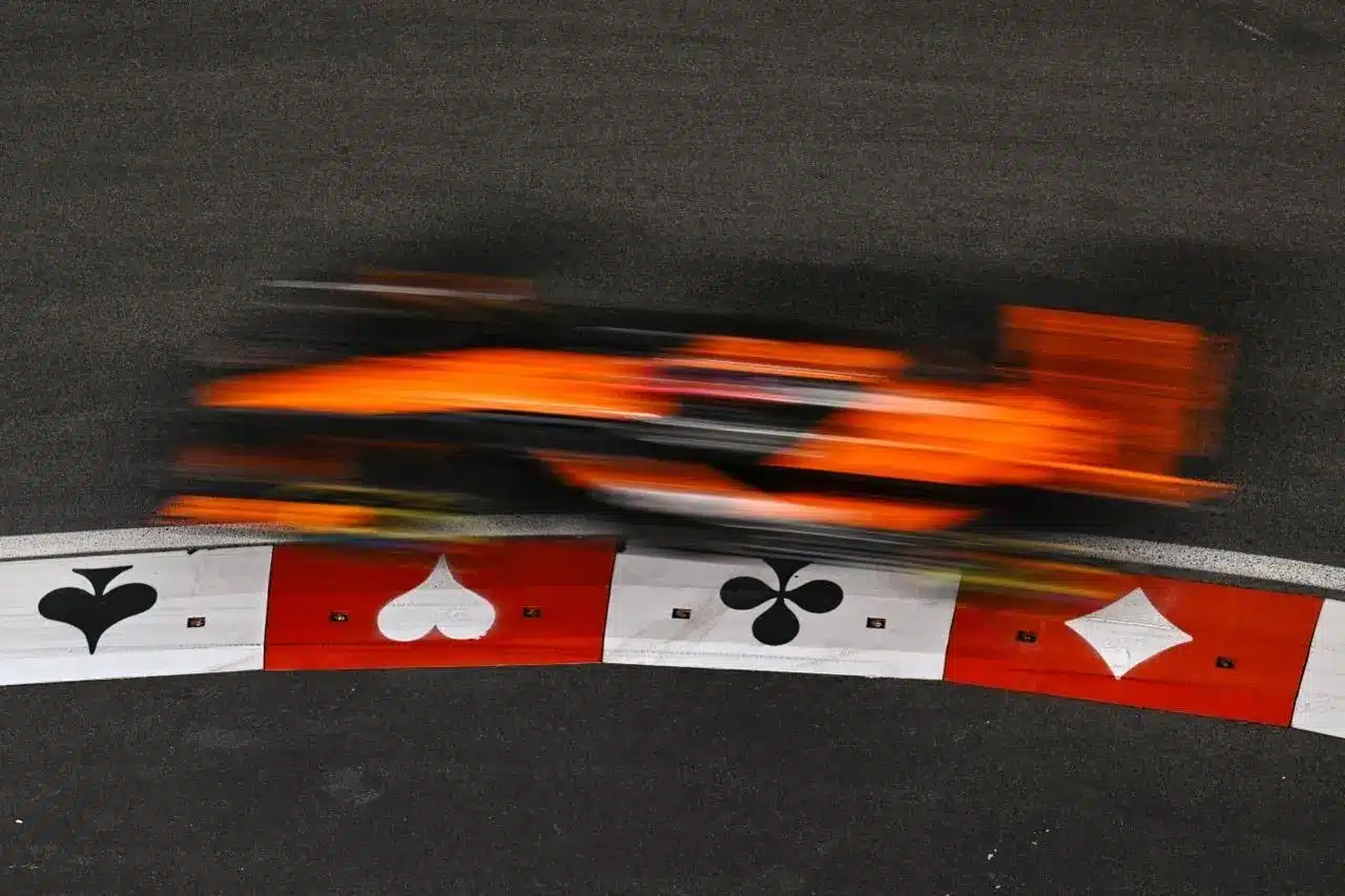 Sohasem történt még ilyen a McLarennel, egy rekorddöntéstől is elestek a kizárással