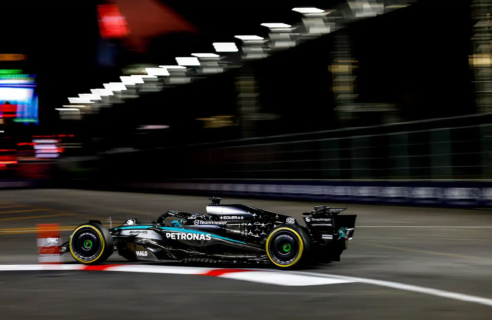 Eltévedt email sodorta veszélybe a Mercedest