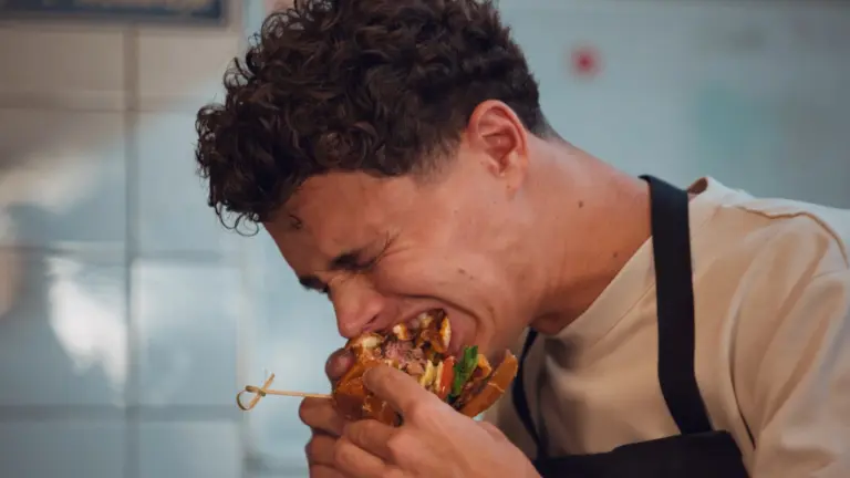 Csirke, csirke, csirke, de a futam után azért jöhet egy hamburger Norrisnak