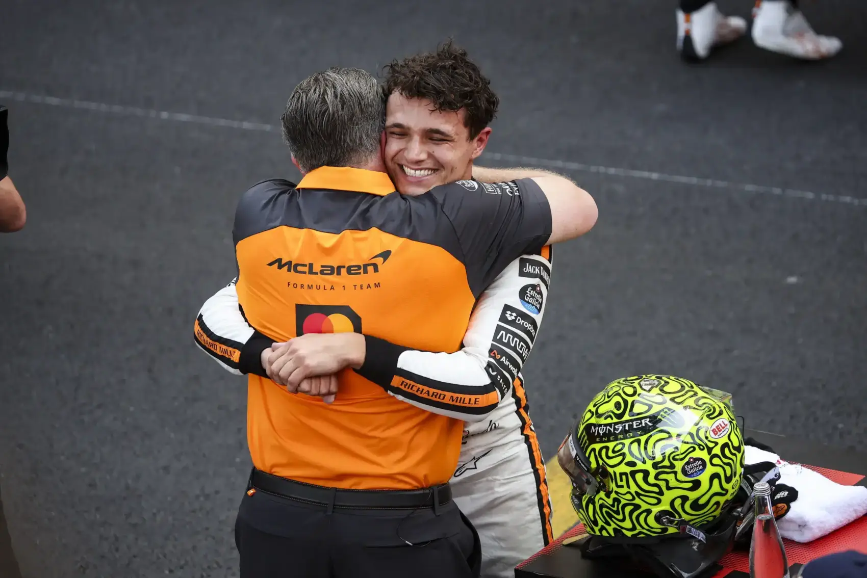 Norris 440 millió forintos autót gombolhat le főnökéről, mert megnyerte a vb-címet?