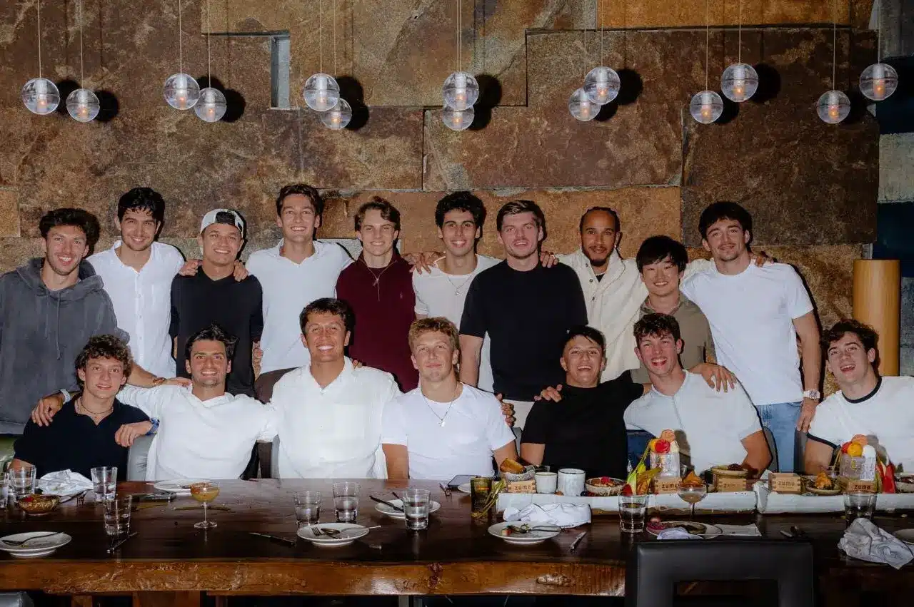 Hiába válik mindenkiből barát a pilótavacsorán, vannak, akik következetesen kihagyják