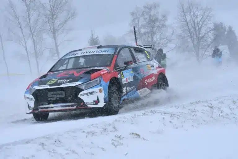 Wagner elspórolta előnyét, Ostberg bajba került, László Martin kiesett a Janner Rallyn