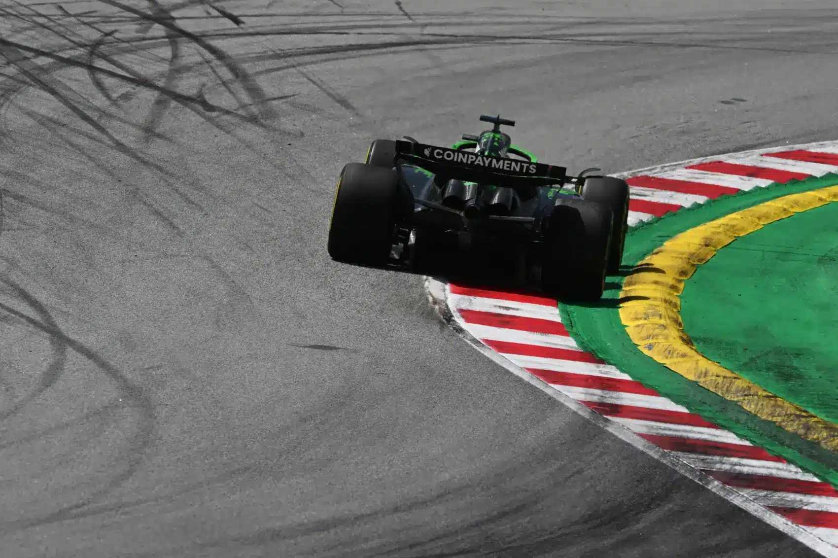 Már holnap pályára gurul az első 2026-os F1-es autó