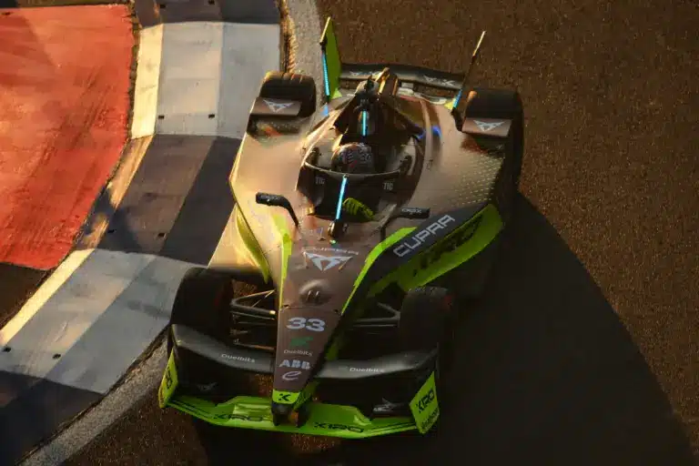 „Túl sok időt szánok a lúzerekre” – törölték a versenyző kommentjét, nagy balhé lett belőle