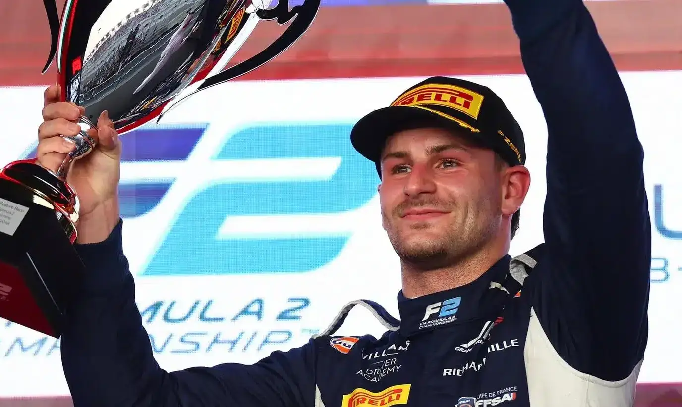 Előléptette a Schumacher volt csapatához csatlakozó pilótáját a Williams