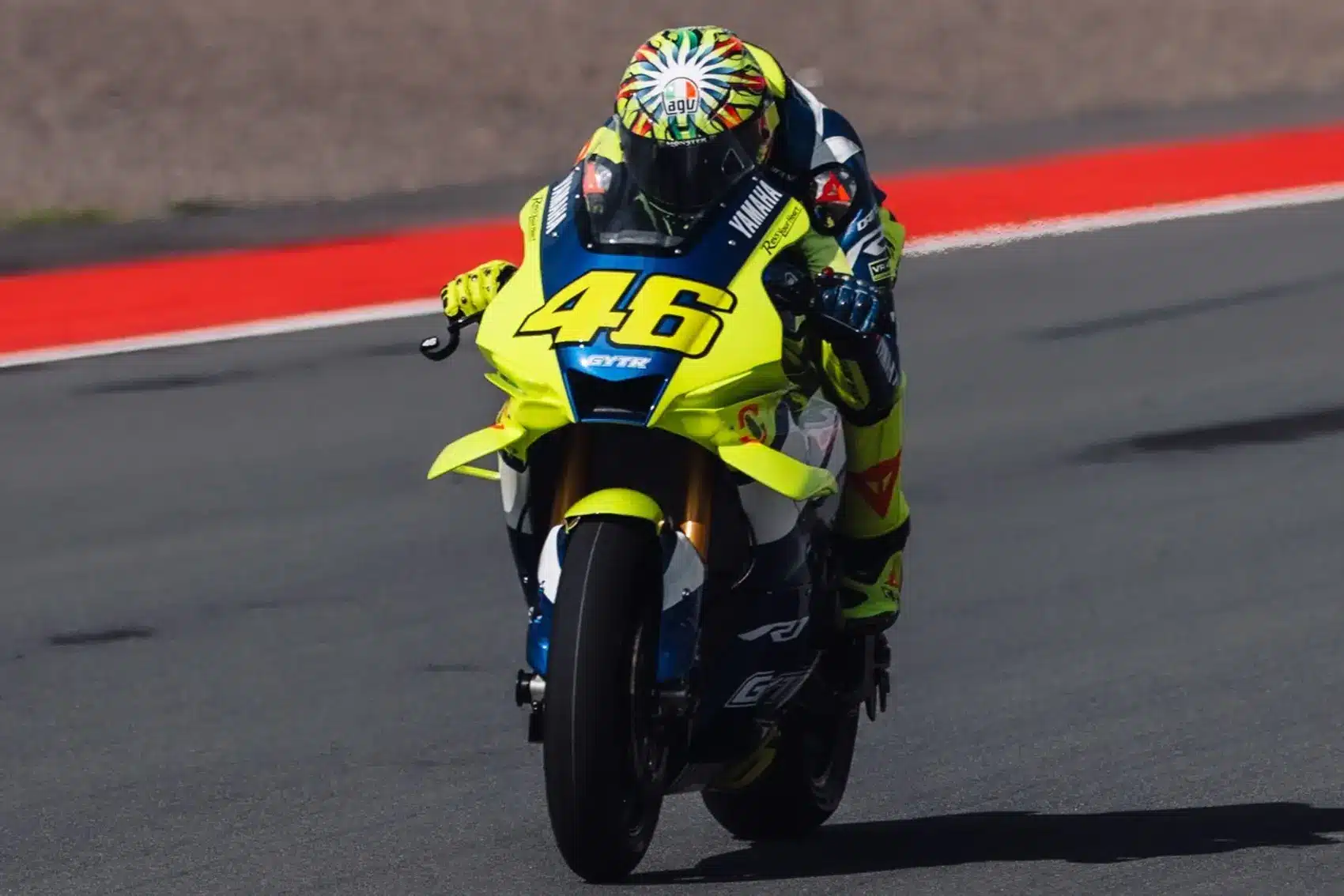 Saját tesztet tartottak a VR46 Akadémia MotoGP-pilótái, amelyen Rossi is motorra ült