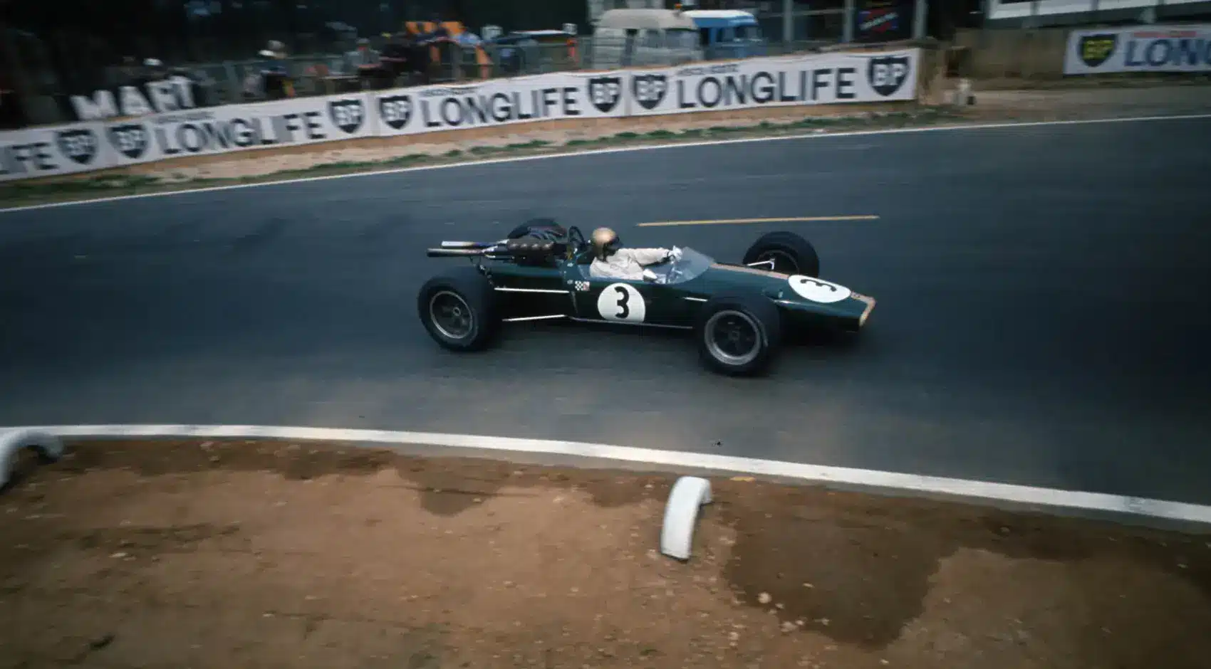 Gyönyörű repülőfestéssel tisztelegnek az egyik F1-es világbajnok előtt