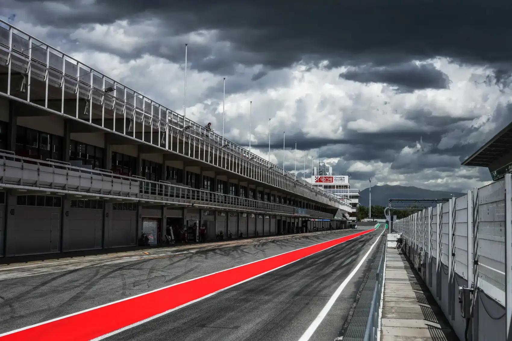 Akkora bajban van az egyik F1-es csapat, hogy kihagyja a teljes idei első tesztet?