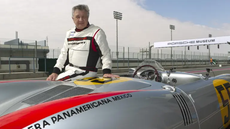 Cukrásznak készült, a Porsche legendája lett – elhunyt Hans Herrmann