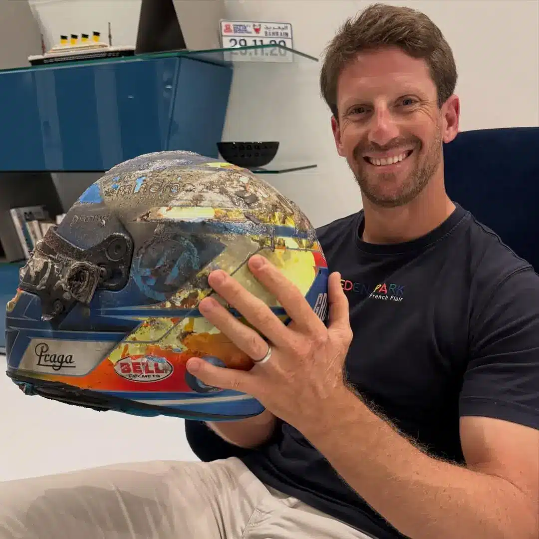 Gyerekei kérték – Grosjean újra kezében fogta az életét megmentő sisakot