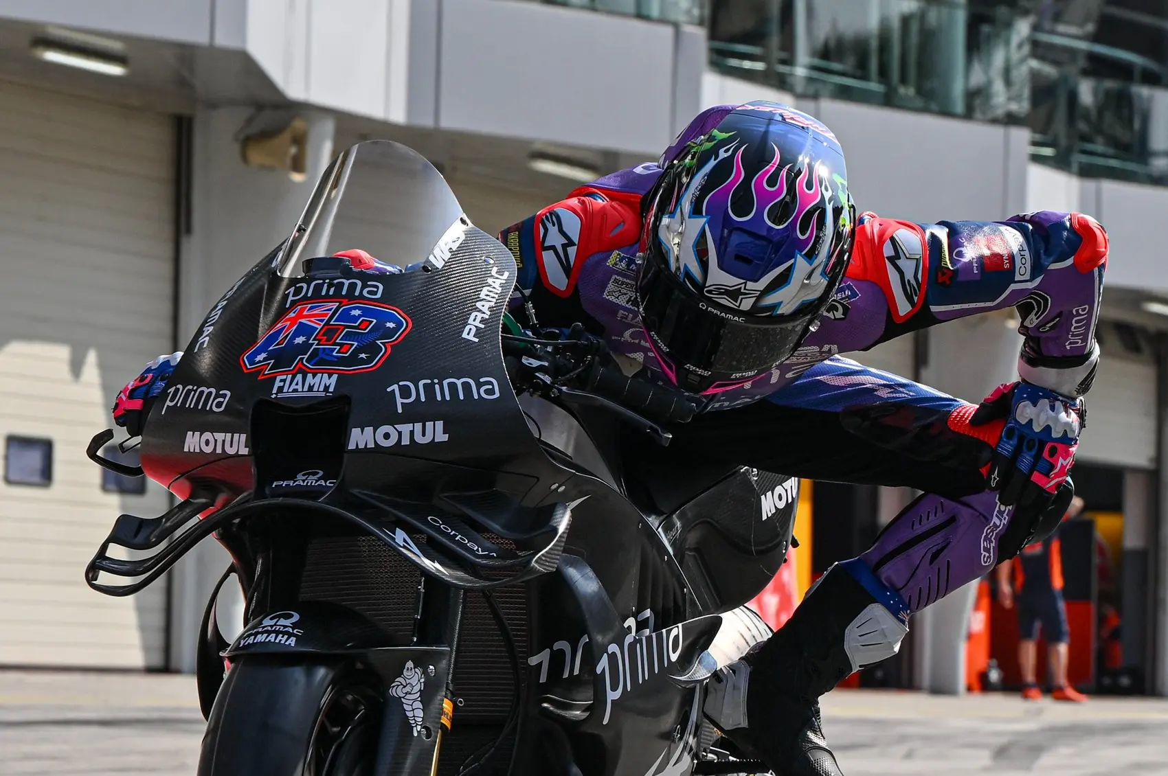 Az állandó Yamaha-különítmény megérkezett a shakedown második napjára, amelyen Miller volt a leggyorsabb