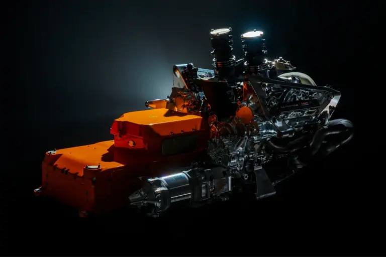 Alonso nélkül villantott új logót a Honda a rendhagyó F1-es bemutatón