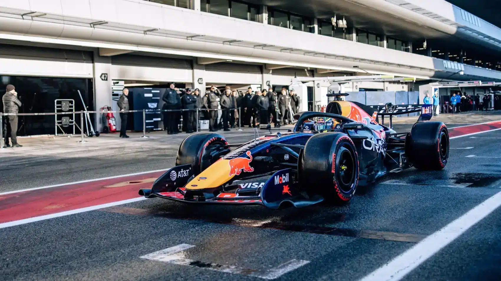A Red Bull az élen, több csapat egyelőre sehol a barcelonai F1-es teszt első napján
