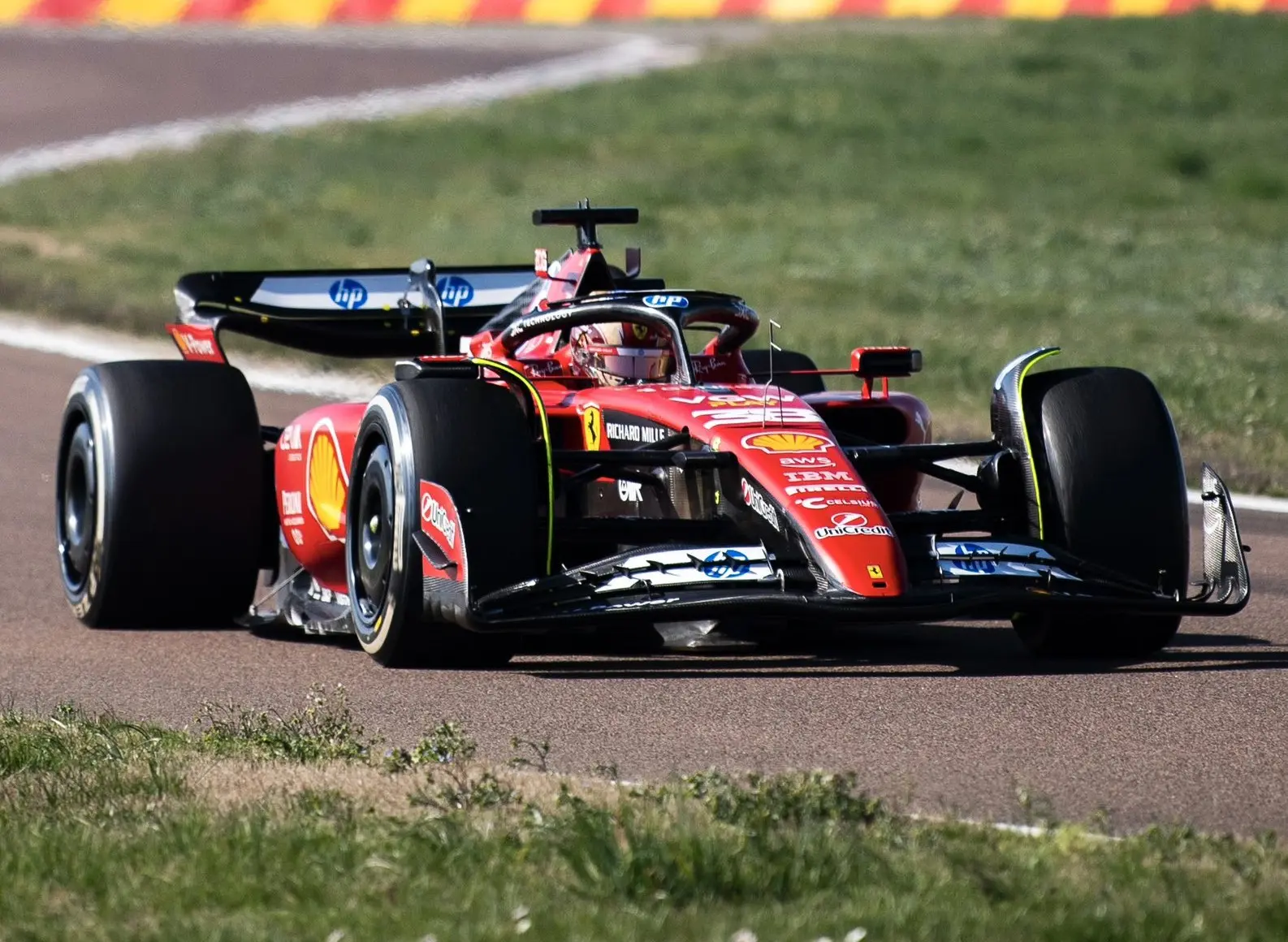 A Ferrari furcsa szokását folytatva búcsúzik pilótájától és a világ legnagyobb rajongótáborától