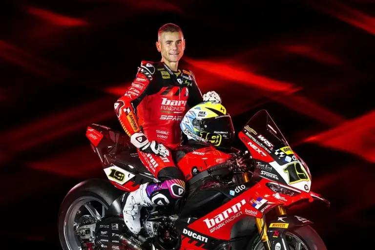 Bautista érkezésével új csapata motorjának külseje is megváltozott (videó, képek)