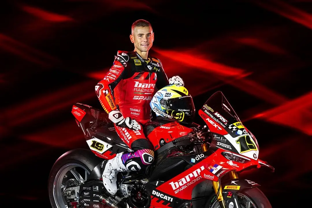 Bautista érkezésével új csapata motorjának külseje is megváltozott (videó, képek)