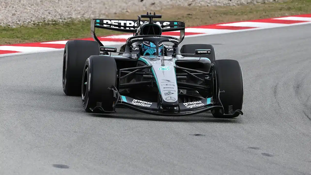 Itt a jele, hogy a Mercedes mindenki más előtt járhat