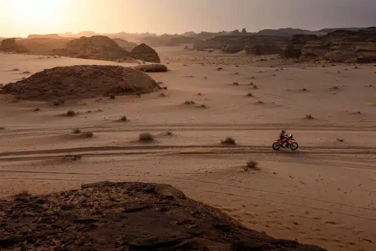 Sanders vezet és növelné előnyét a Dakar hatodik szakaszának felénél