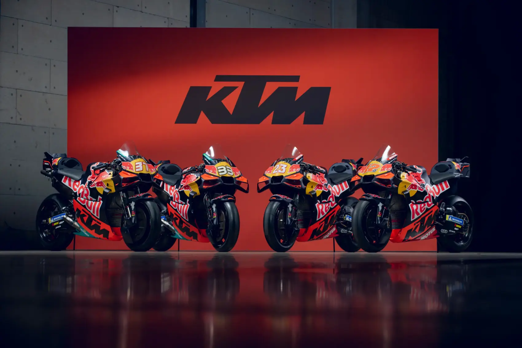A KTM teljes MotoGP-részlegére is szemet vetettek a szatellitcsapatot már felvásárló Steinerék?