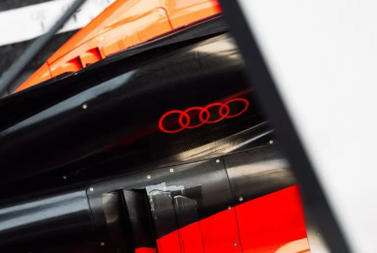 Az Audi lassan rázódik bele, de a Red Bull saját motorjával is komoly gondok lehetnek