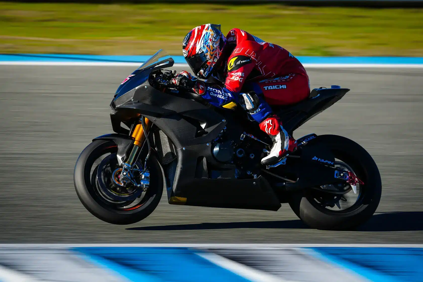 Új szerepben debütáló legendával és egy nagy hiányzóval jöhet a Superbike-vb első idei tesztje