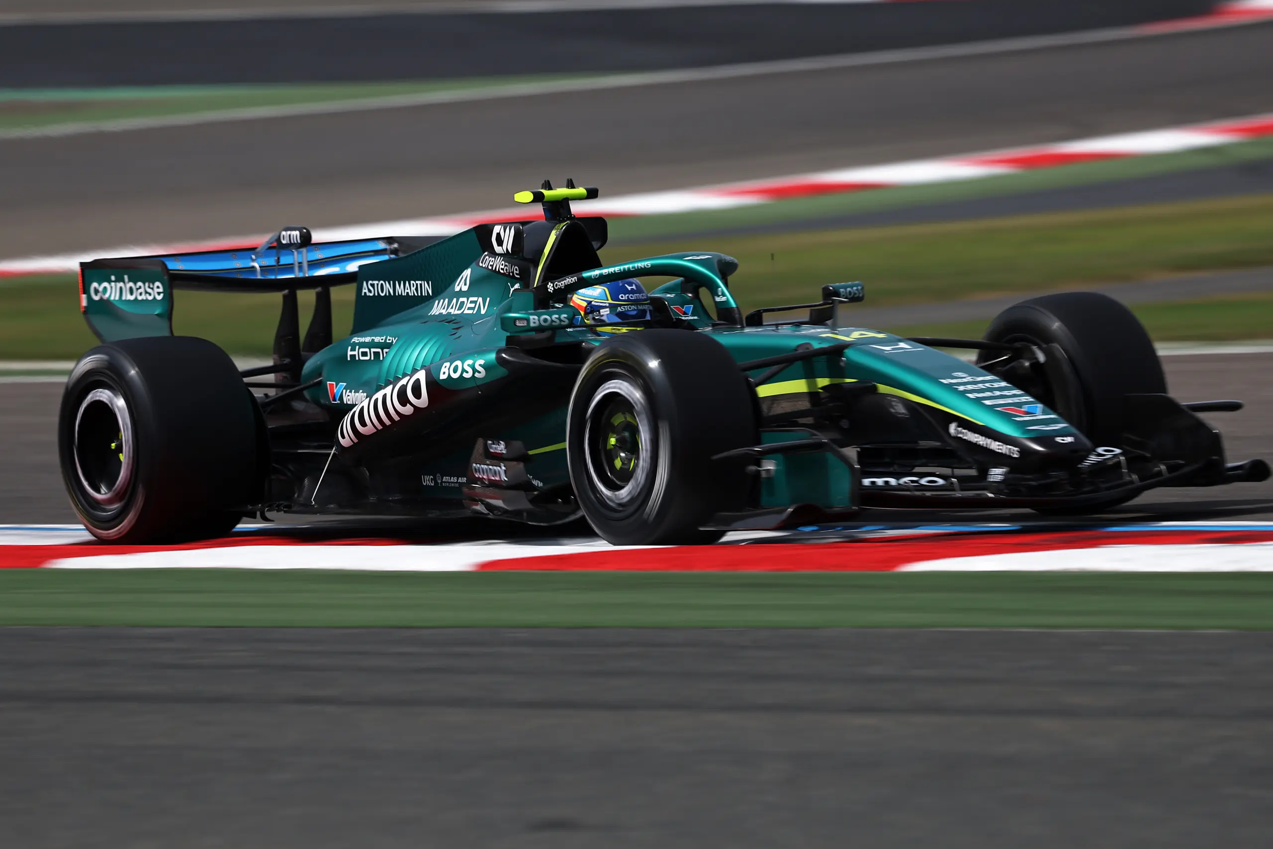 Alonsót újra utolérte a Honda-átok? Ennyire súlyos lemaradásban lehet az Aston Martin