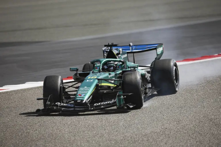 Még a Red Bull fizette Newey-t, amikor már az Aston Martin autójáról ötletelt