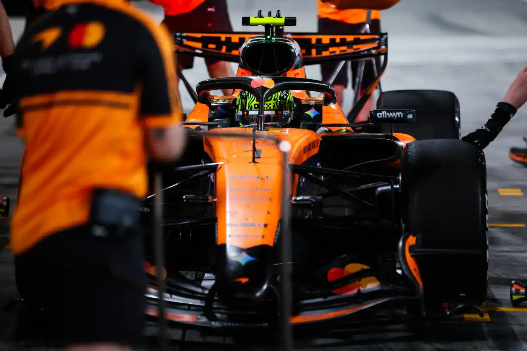 McLaren-elsőséggel kezdődött a bahreini F1-es teszt