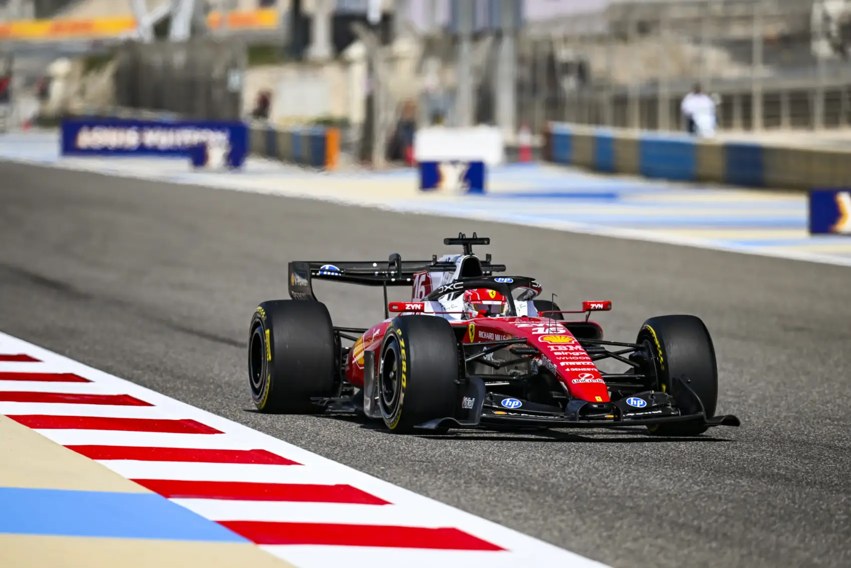 A Ferrari az élen, a Red Bull, az Aston Martin és a Cadillac is gondban az utolsó F1-es teszten