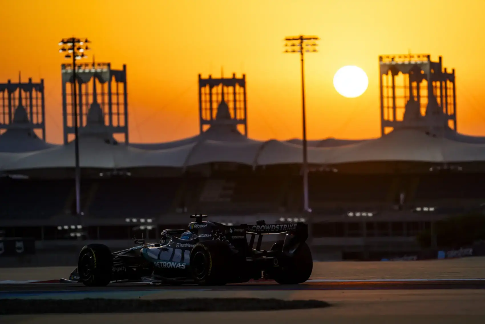 Rakétatámadás érte Bahreint, törölték az F1-es tesztet