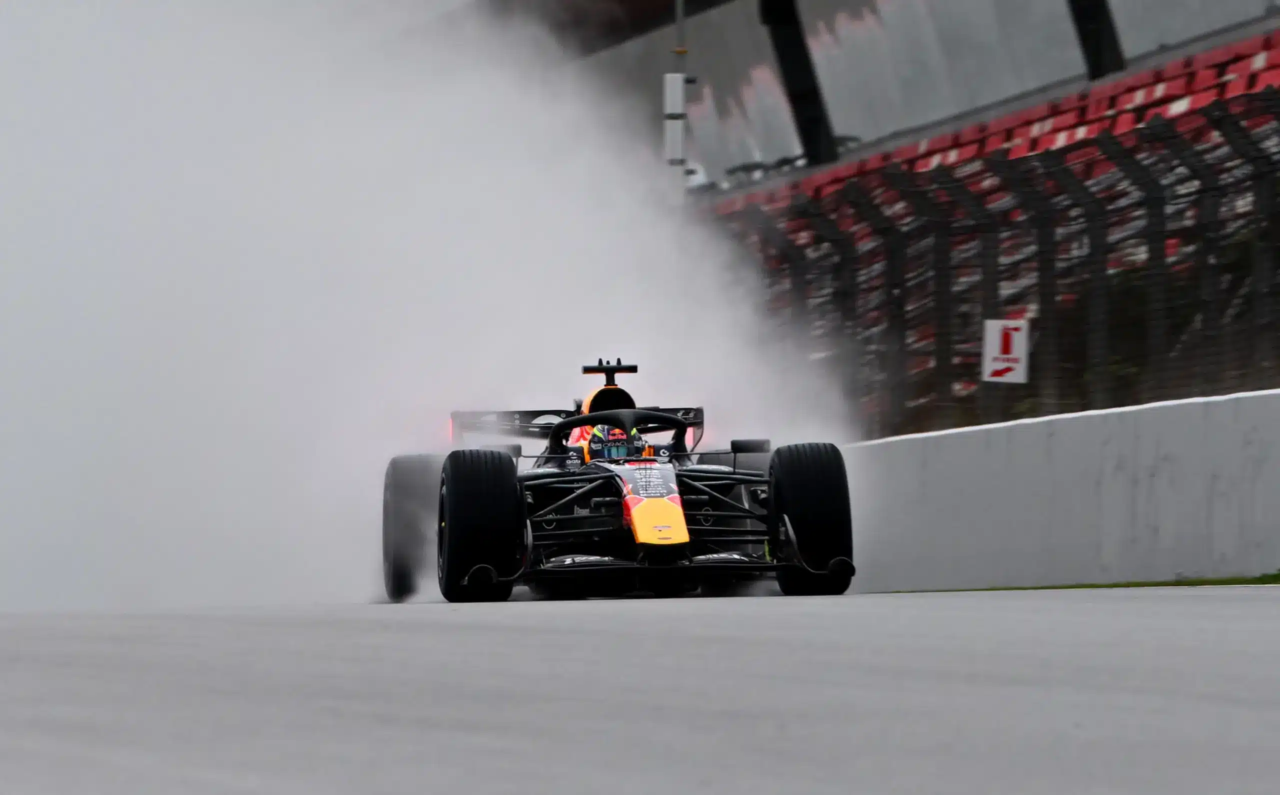 Kiderült, mi okozta a Red Bull tesztbalesetét a csapat új pilótájának kezében