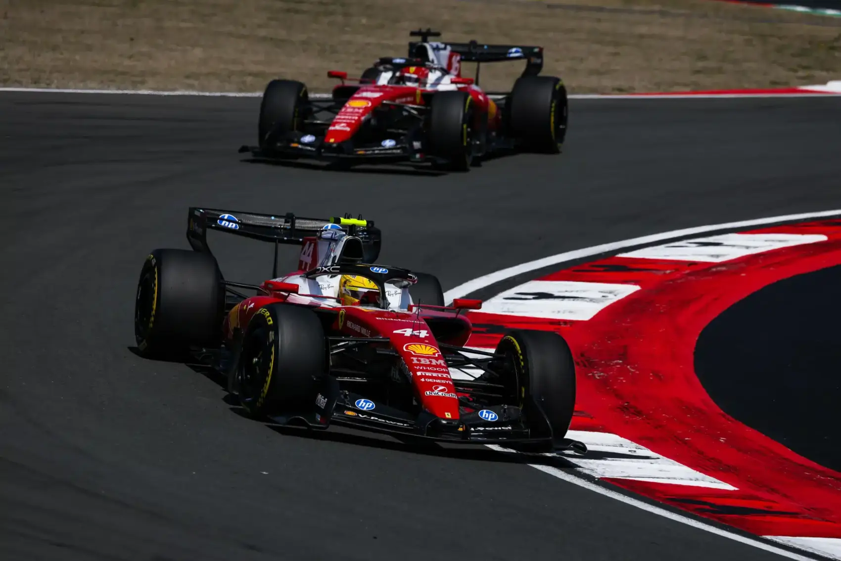 Nem lesz F1-es futam áprilisban, de a Ferrari így is pályára léphet