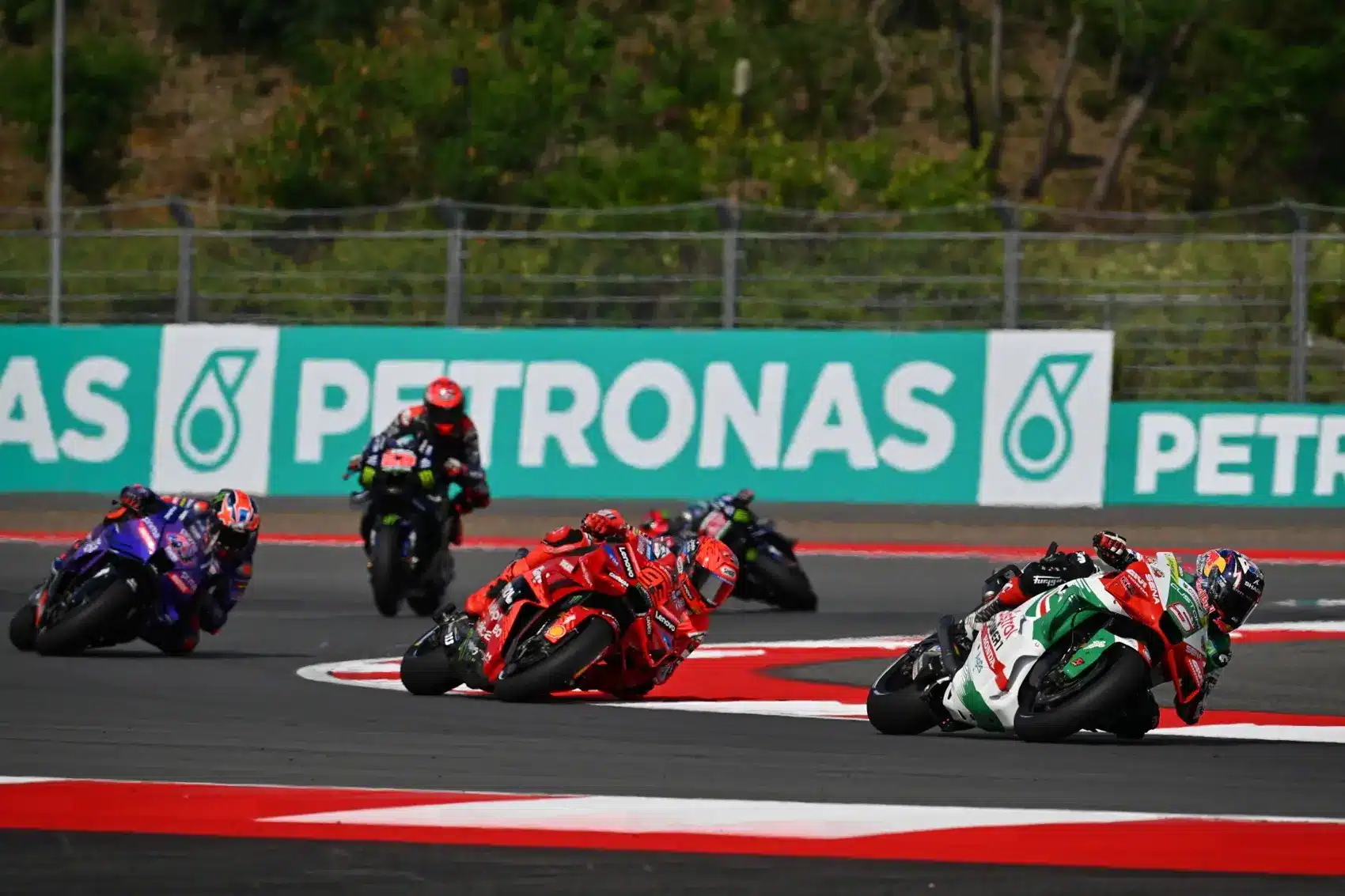 Zarco szerint Marc Márqueztől csak egy konkrét „meglepetés” veheti el az idei bajnoki címet