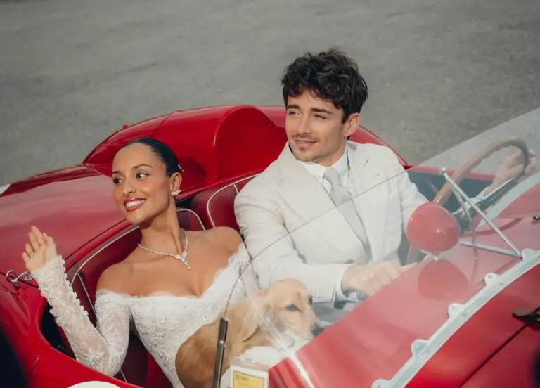 Fél évszázada csak házasember lett F1-es világbajnok a Ferrarival – Leclerc esélye megnőtt?